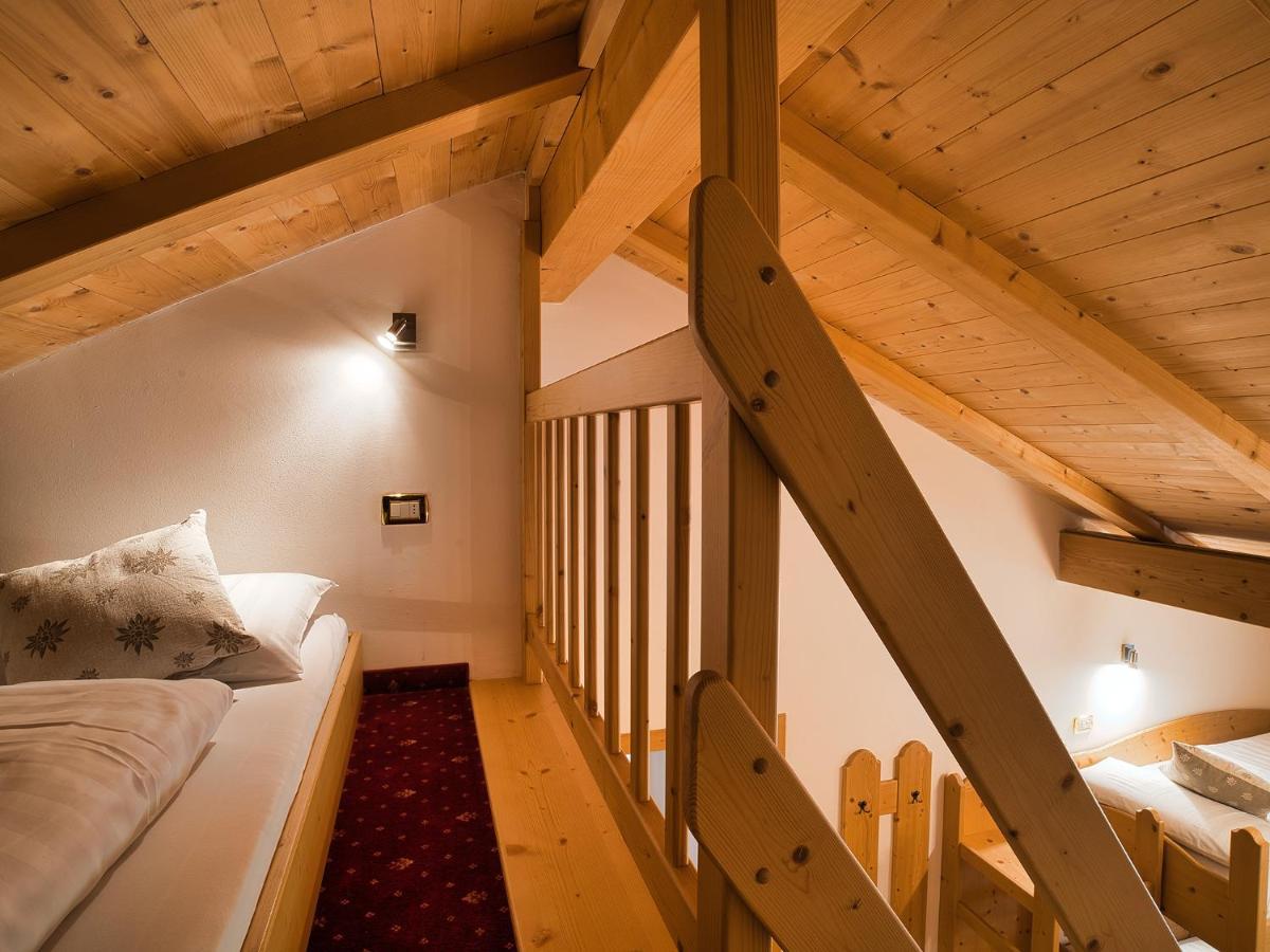 Hotel Monte44 Selva di Val Gardena Exteriör bild