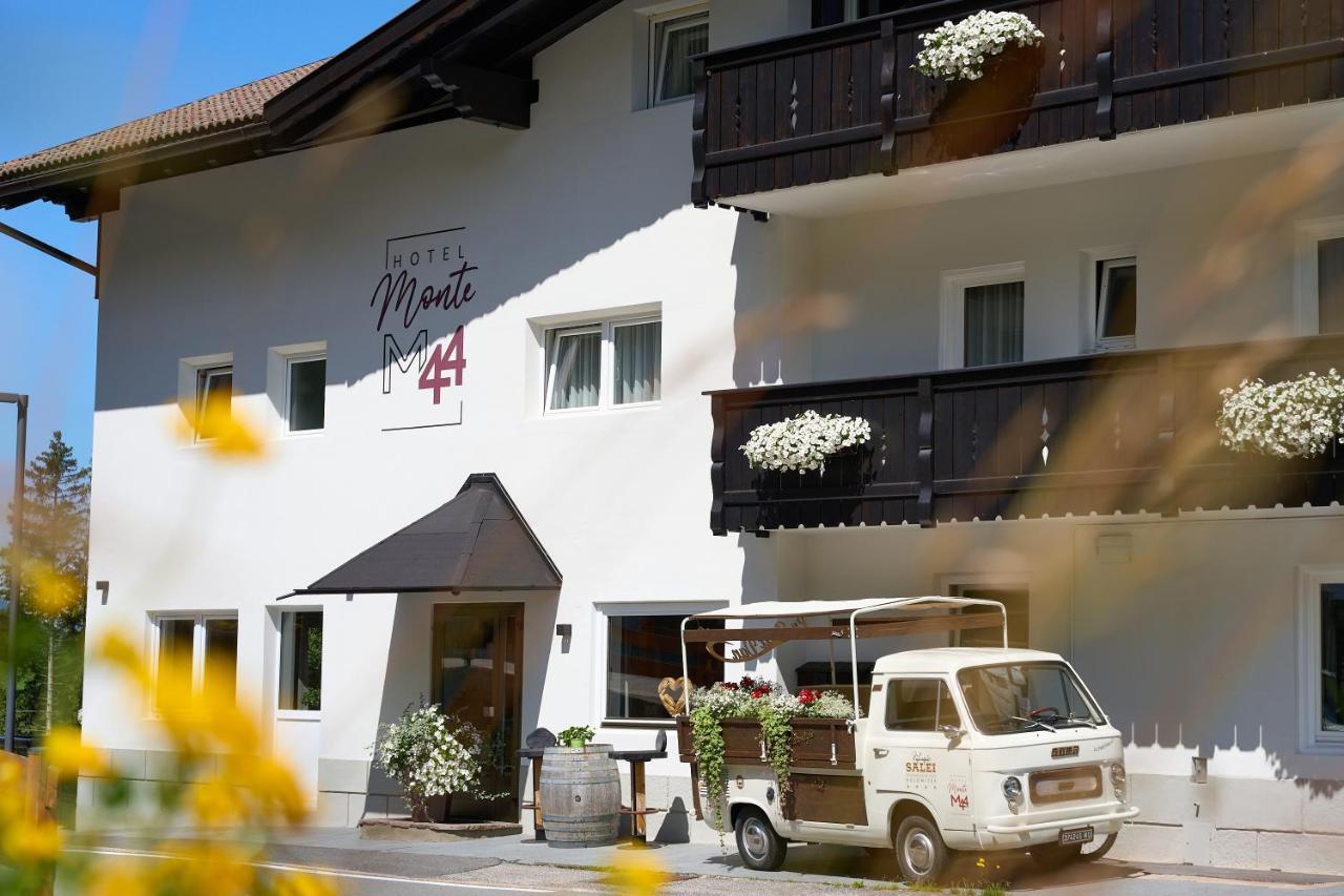Hotel Monte44 Selva di Val Gardena Exteriör bild